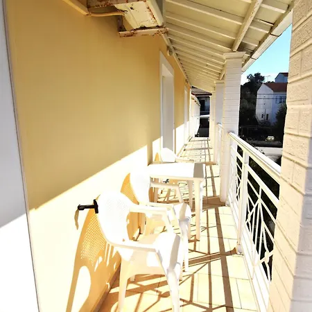 Celestine Apartment, Arillas, Korfu شقة أريلاز