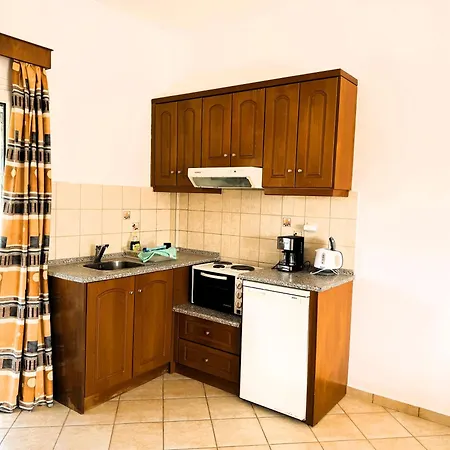 Celestine Apartment, Arillas, Korfu * أريلاز